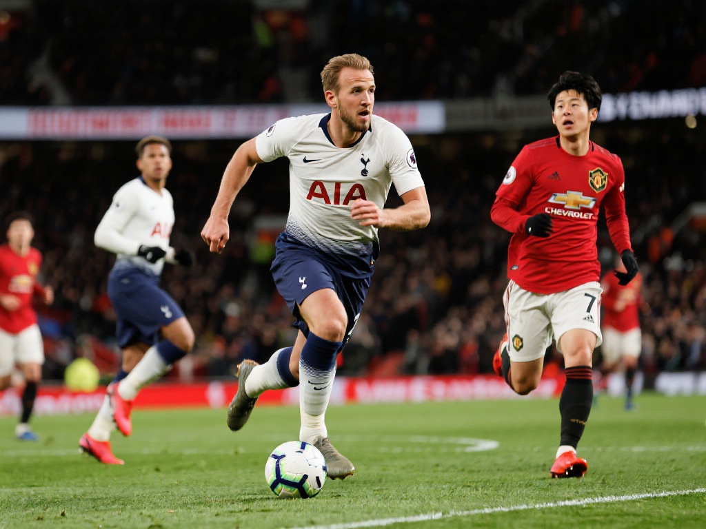 欧联杯8强诞生：曼联逆转 热刺晋级 穆帅悲情出局