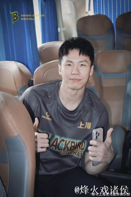 上海玄鸟队巡礼：赖益烨、汤杰等球员亮相NBL发布